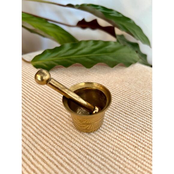 Mini Vintage Brass Pestel and Mortar, Wiccan, Herbs, Kitchen, Pharmacy - Picture 5 of 9